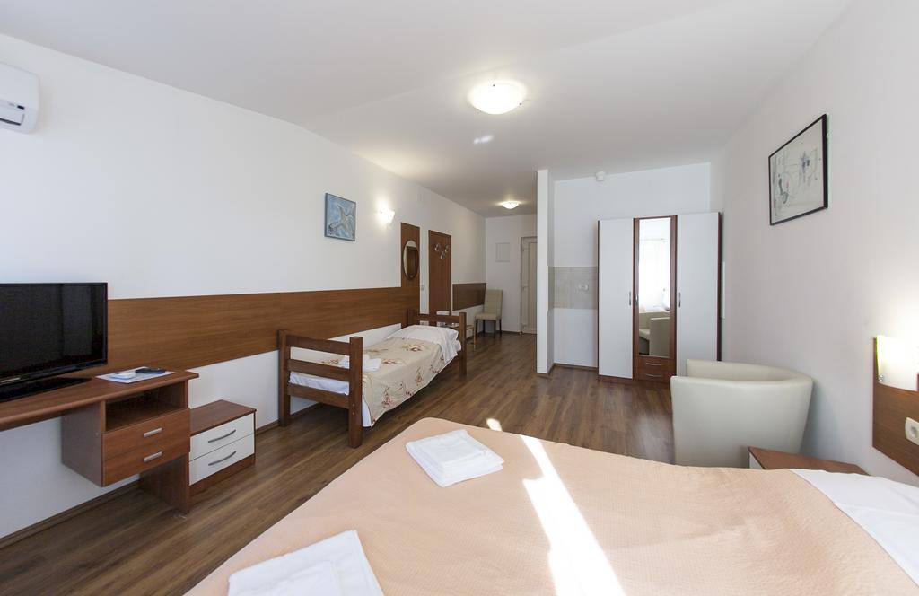Apartments And Rooms Liburnija Опатія Екстер'єр фото