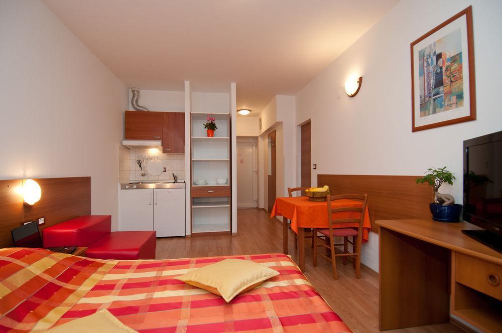 Apartments And Rooms Liburnija Опатія Екстер'єр фото