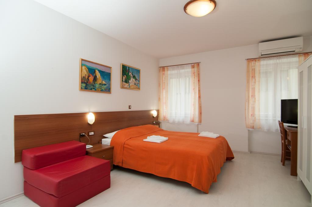 Apartments And Rooms Liburnija Опатія Екстер'єр фото
